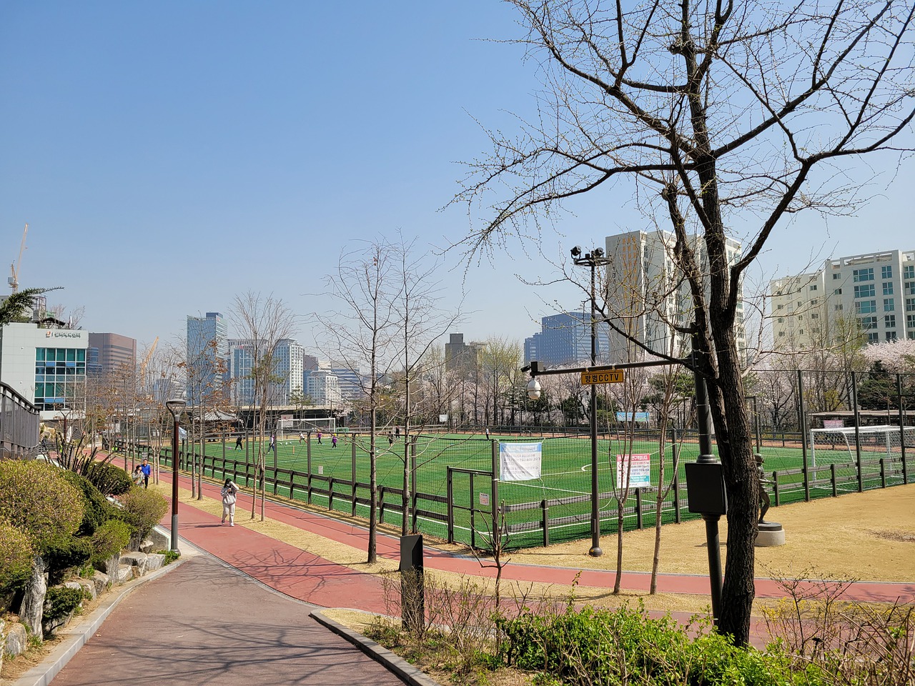 也展示了中